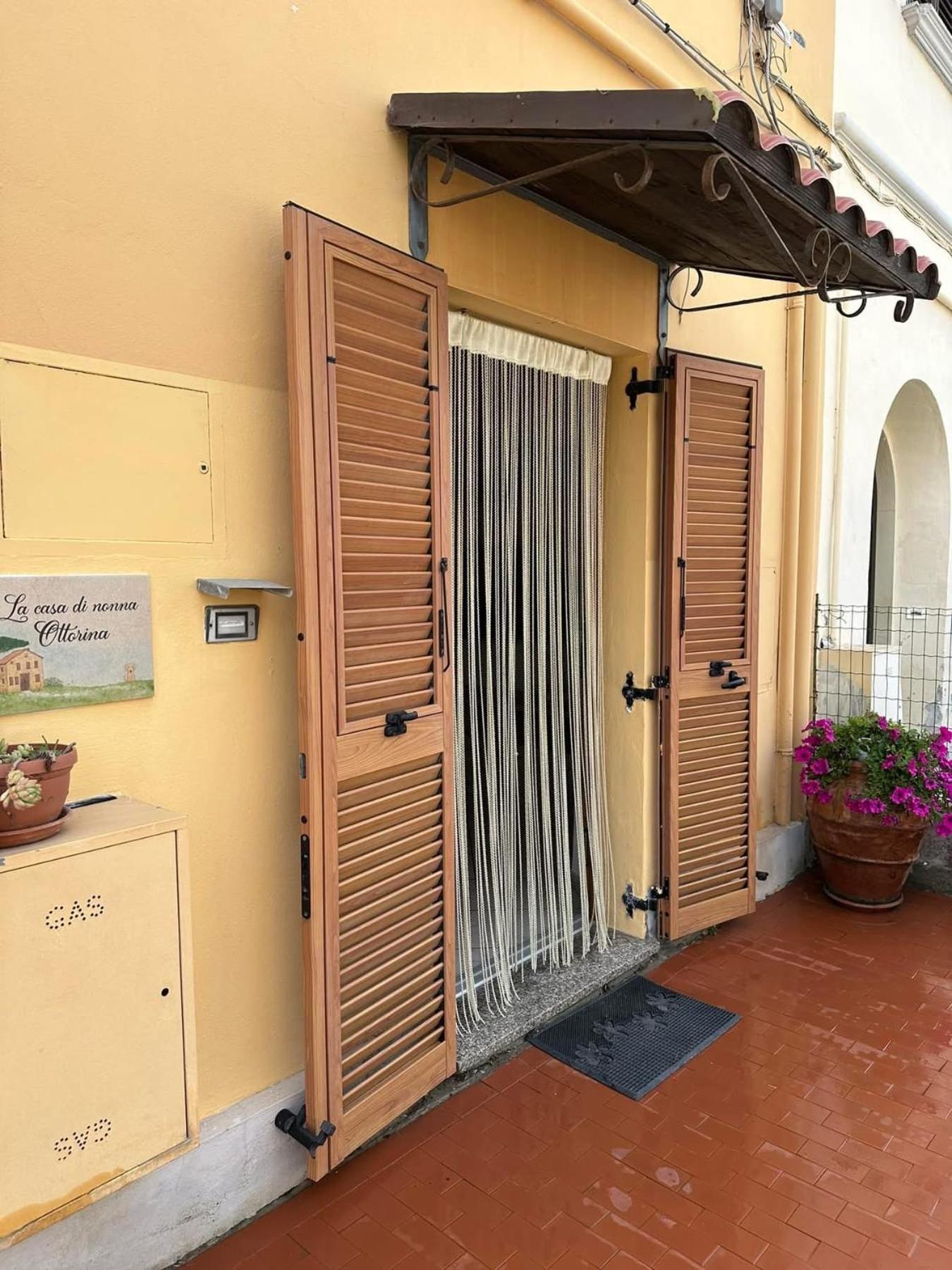 La Casa Di Nonna Ottorina Appartement Venturina Terme Buitenkant foto